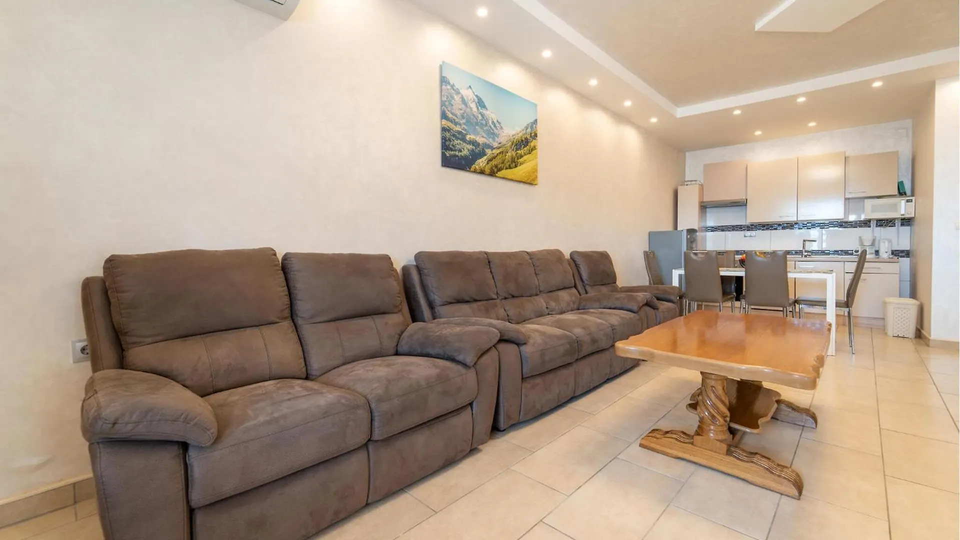 Cozy Home In Islam Latinski With Wifi Holiday home