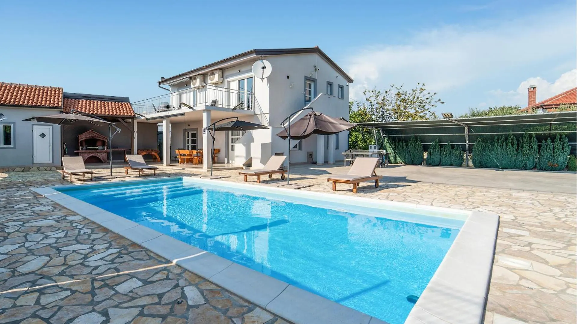 Holiday home Cozy Home In Islam Latinski With Wifi